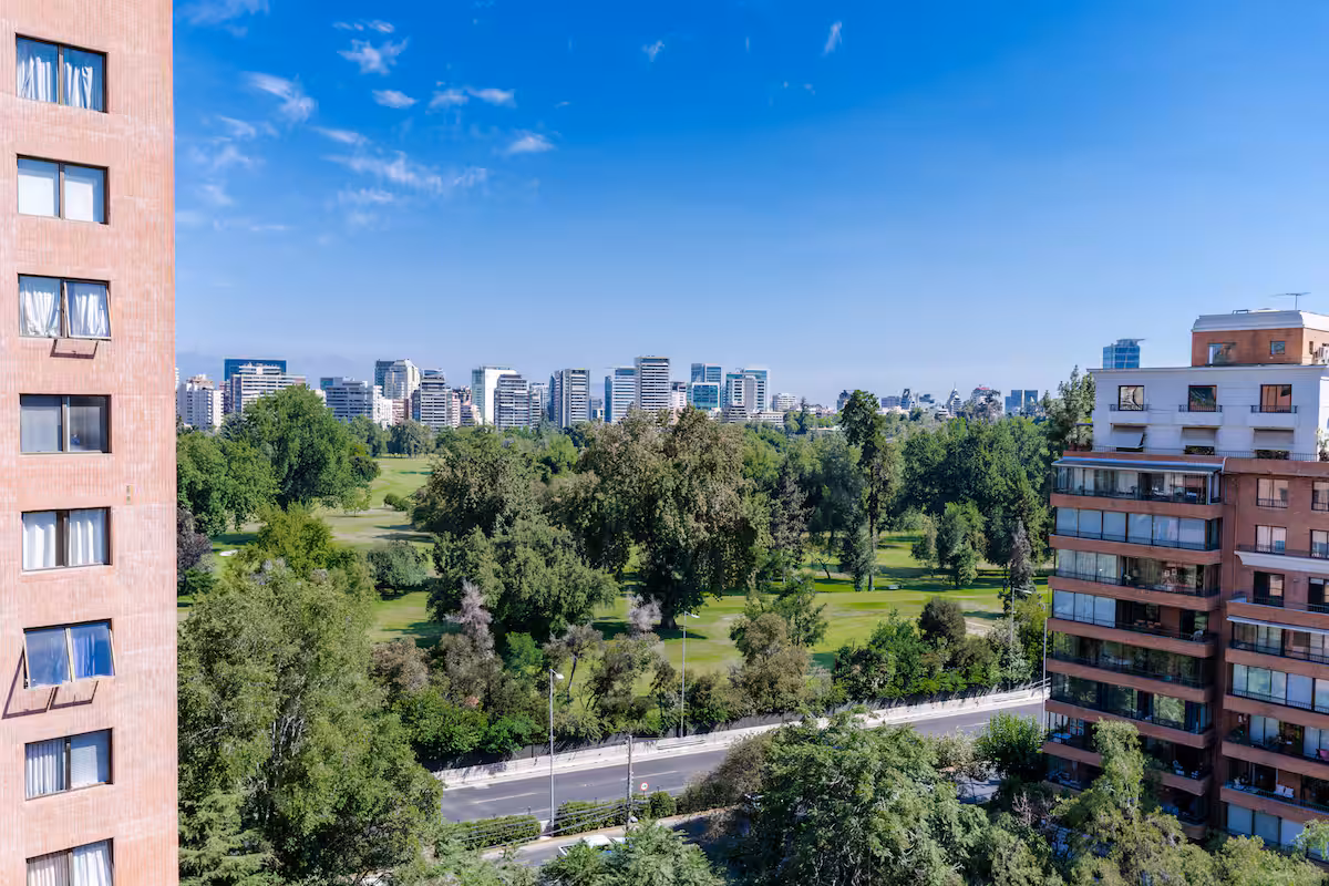 Vista panorámica hacia el parque y la ciudad
